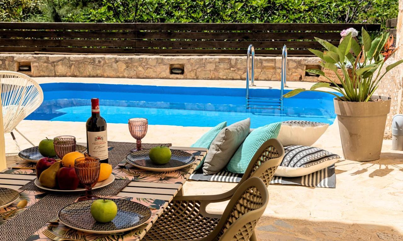 Apple Villas Mourion  Luaran gambar